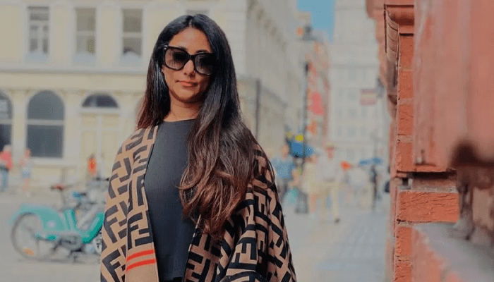 ಸ್ಯಾಂಡಲ್‌ವುಡ್‌ನಲ್ಲಿ ಸ್ಟಾರ್‌ ಸಮರ! – 15 ಖಾತೆ, 150 ಪೋಸ್ಟ್‌ ವಿರುದ್ಧ ವಿಜಯಲಕ್ಷ್ಮಿ ದೂರು