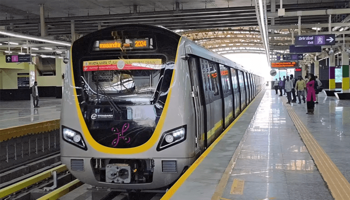 ನಮ್ಮ ಮೆಟ್ರೋ ಹಳದಿ ಮಾರ್ಗದಲ್ಲಿ ಯಾವುದೋ ನಿಲ್ದಾಣಕ್ಕೆ ಇನ್ಯಾವುದೋ ಹೆಸರು! – BMRCLಗೆ ಆಟ.. ಪ್ರಯಾಣಿಕರಿಗೆ ಪ್ರಾಣ ಸಂಕಟ