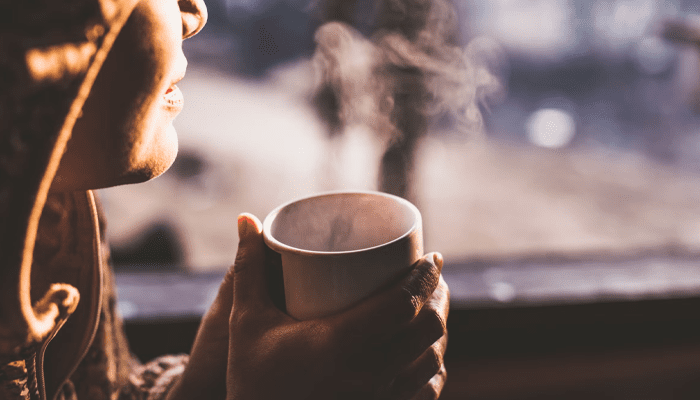 ಚಳಿಗಾಲದಲ್ಲಿ ಬಿಸಿ ನೀರು ಕುಡಿಯುತ್ತೀರಾ? – ಪದೇ ಪದೇ ಬಿಸಿನೀರು ಕುಡಿಯೋದು ಒಳ್ಳೆದಾ?