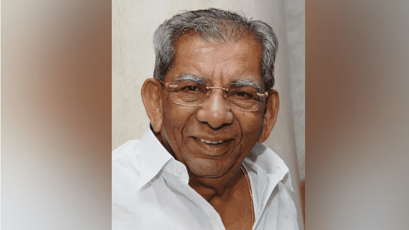 ಶಾಮನೂರು ಶಿವಶಂಕಪ್ಪ ಅಂತಿಮ ದರ್ಶನಕ್ಕೆ ಜನಸಾಗರ –  ಪತ್ನಿ ಸಮಾಧಿ ಪಕ್ಕದಲ್ಲೇ ಸಂಜೆ ಅಂತ್ಯಕ್ರಿಯೆ  