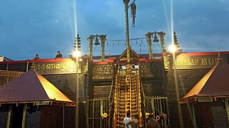 ಶಬರಿಮಲೆ ಅಯ್ಯಪ್ಪ ದೇವಾಲಯದ 18 ಪವಿತ್ರ ಮೆಟ್ಟಿಲುಗಳ ಮಹತ್ವವೇನು? -ಅಯ್ಯಪ್ಪನ ಭಕ್ತರು ಇದನ್ನು ತಪ್ಪದೇ ತಿಳಿದುಕೊಳ್ಳಿ