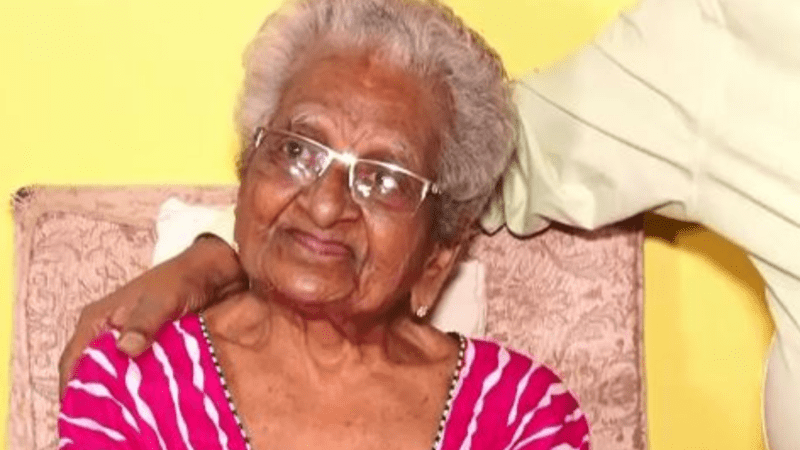 99ನೇ ವಯಸ್ಸಿನಲ್ಲಿ ದೇವರಾದ ಡಾಕ್ಟರ್ ಅಜ್ಜಿ – ಆಸ್ಪತ್ರೆಗೆ 3.4 ಕೋಟಿ ರೂಪಾಯಿ ದಾನ