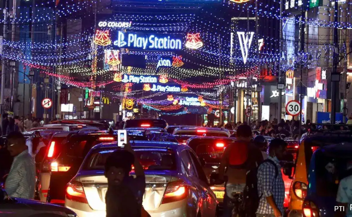 ಹೊಸ ವರ್ಷಾಚರಣೆಗೆ ವಾಹನ ಸವಾರರಿಗೆ ಬಿಗ್ ಶಾಕ್ – ಈ ರಸ್ತೆಗಳು ಕಂಪ್ಲೀಟ್ ಕ್ಲೋಸ್, ಈ ಸ್ಥಳದಲ್ಲಿ ನೋ ಪಾರ್ಕಿಂಗ್