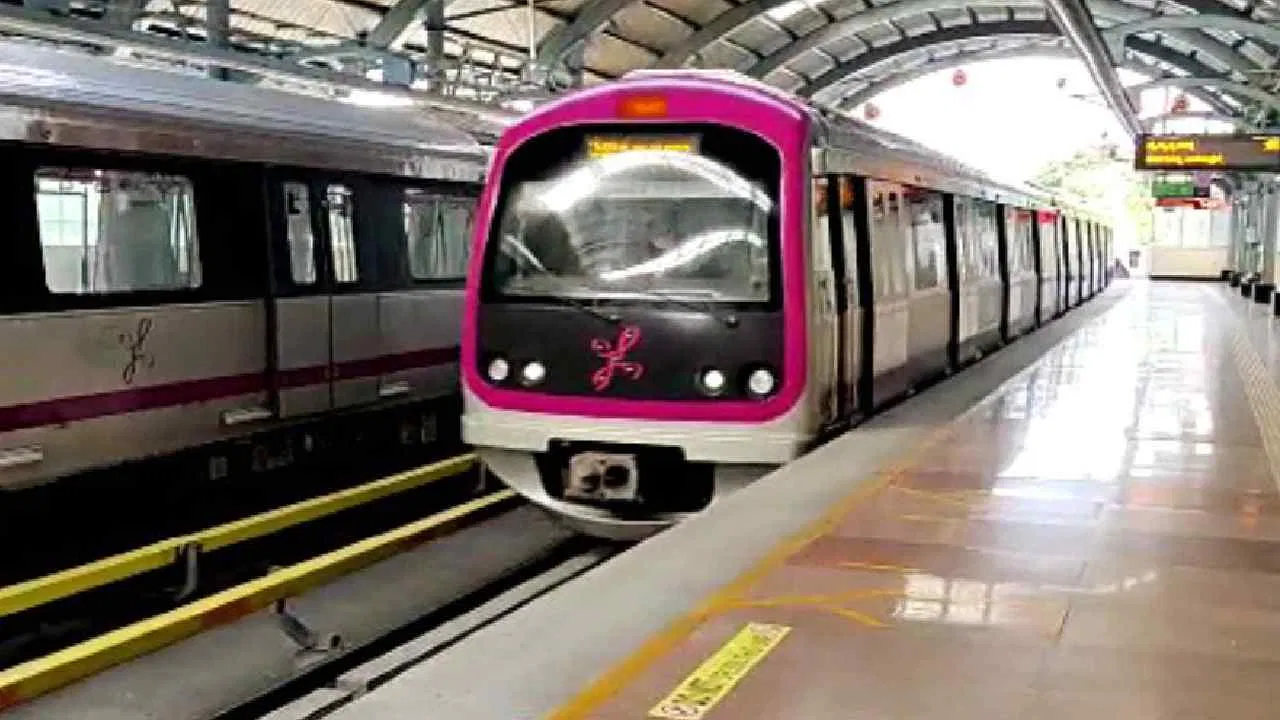 ಕೆಂಗೇರಿ ನಿಲ್ದಾಣದಲ್ಲಿ ಮೆಟ್ರೋ  ಟ್ರ್ಯಾಕ್‌ಗೆ ಹಾರಿ ಪ್ರಾಣ ಬಿಟ್ಟ ಯುವಕ – ಈ ಮಾರ್ಗದಲ್ಲಿ ಮೆಟ್ರೋ ಸಂಚಾರ ಸ್ಥಗಿತ