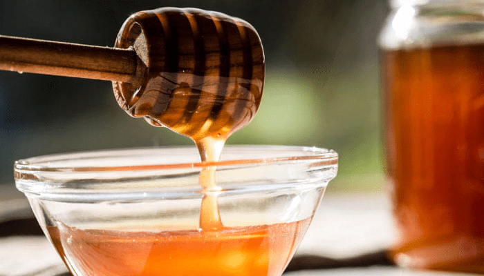 ಸಣ್ಣ ಮಕ್ಕಳಿಗೆ ಜೀನುತುಪ್ಪ ಕೊಡಬಹುದಾ? – ಎಷ್ಟು ವರ್ಷದವರೆಗೆ ಜೀನುತುಪ್ಪ ಕೊಡಬಾರದು?