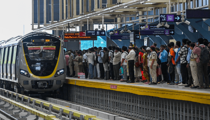 ಒಂದೇ ದಿನ ನಮ್ಮ ಮೆಟ್ರೋದಲ್ಲಿ 8.93 ಲಕ್ಷ ಪ್ರಯಾಣಿಕರ ಸಂಚಾರ! BMRCLಗೆ  ಕೋಟಿ ಕೋಟಿ ಆದಾಯ