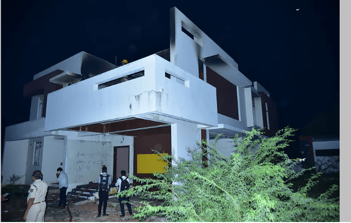 ಜನಾರ್ದನ ರೆಡ್ಡಿ ಮೆನೆಗೆ ಬೆಂಕಿ – ಅಪ್ರಾಪ್ತರು ಸೇರಿ 8 ಮಂದಿ ಅರೆಸ್ಟ್