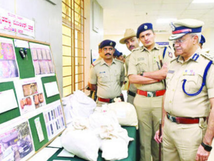 ₹ 4 ಕೋಟಿ ಮೌಲ್ಯದ ಮಾದಕ ವಸ್ತುಗಳು ಮಾರಾಟ – 10 K.G ಡ್ರಗ್ , 10 ಜನ ಅರೆಸ್ಟ್