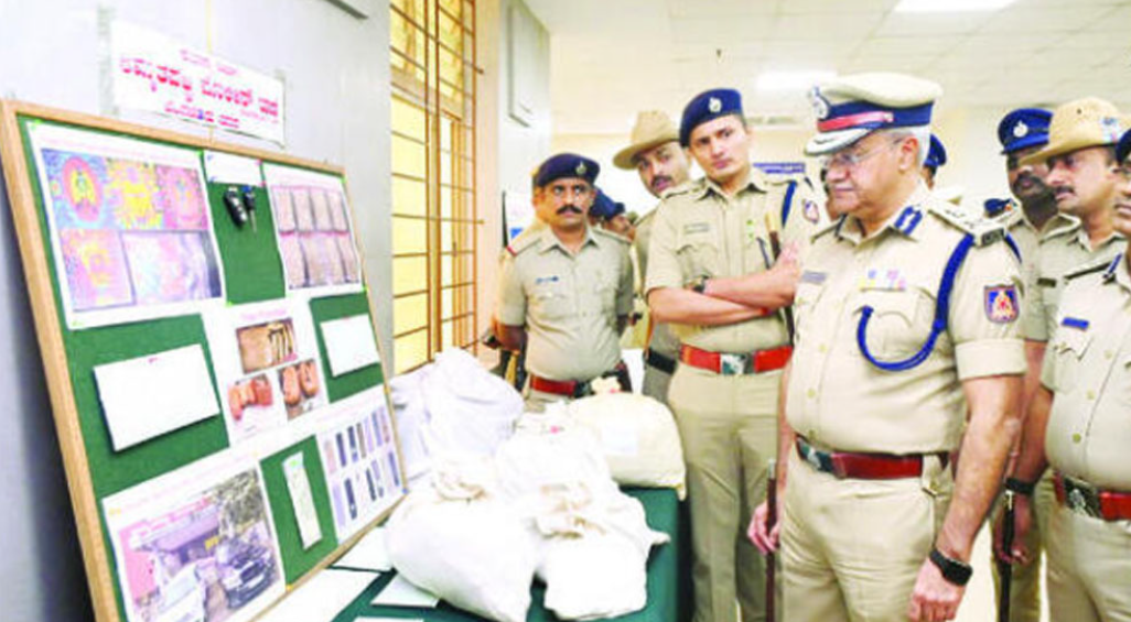 ₹ 4 ಕೋಟಿ ಮೌಲ್ಯದ ಮಾದಕ ವಸ್ತುಗಳು ಮಾರಾಟ – 10 K.G ಡ್ರಗ್ , 10 ಜನ ಅರೆಸ್ಟ್