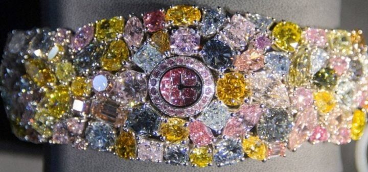 ವಜ್ರಗಳೇ ತುಂಬಿದ ಈ ವಾಚ್ ಬೆಲೆ ಬರೋಬ್ಬರಿ ₹478 ಕೋಟಿ – ದಿ ಹ್ಯಾಲ್ಯೂಸಿನೇಷನ್ ನ ವಿಶೇಷತೆಗಳೆಷ್ಟು?