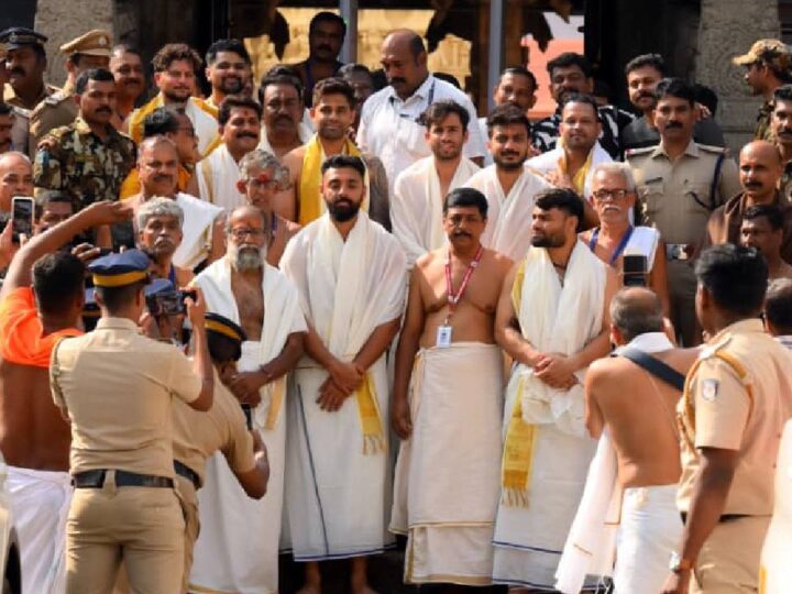 ಕೇರಳದ ಶ್ರೀ ಪದ್ಮನಾಭಸ್ವಾಮಿ ದೇವಸ್ಥಾನಕ್ಕೆ ಭೇಟಿ ಕೊಟ್ಟ ಟೀಂ IND ಆಟಗಾರರು