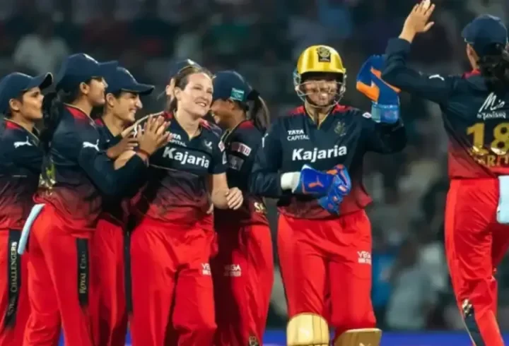 ಪ್ಲೇ ಆಫ್ ಗೆ ಲಗ್ಗೆ ಇಟ್ಟ RCB – ಸೋಲಿಲ್ಲದ ಸಿಂಹಿಣಿಯರೇ ಸ್ಟ್ರಾಂಗ್ ಡೈರೆಕ್ಟ್ ಫಿನಾಲೆ ಫಿಕ್ಸ್.. ಕಪ್ ನಮ್ದೇ?