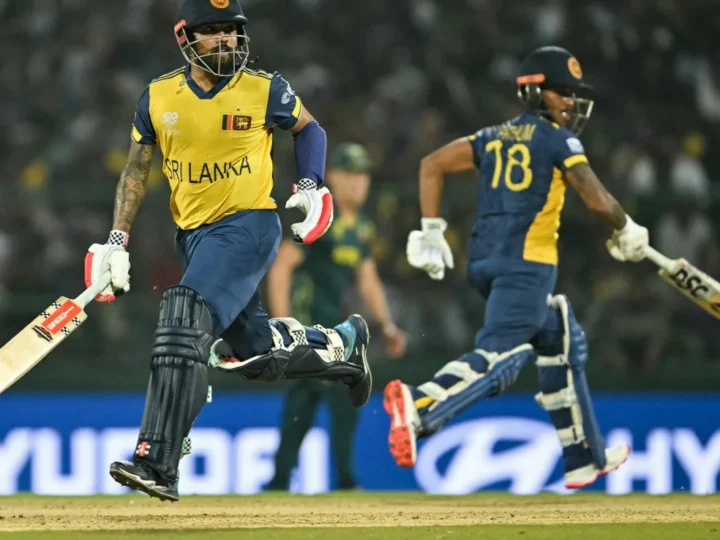 ಡಗೌಟ್ ನಿಂದ್ಲೇ ಜಯಸೂರ್ಯ ಸಿಡಿಲು – ಲಂಕಾ ಹೊಡೆತಕ್ಕೆ ಆಸೀಸ್ ಔಟ್ವಿಂಡೀಸ್ ದೈತ್ಯರು ವೆರಿ ಡೇಂಜರಸ್