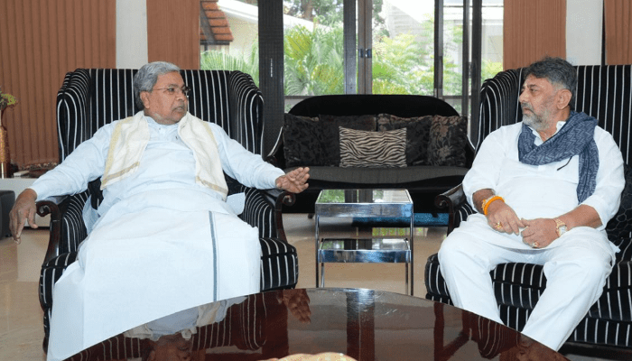 ಹೈಕಮಾಂಡ್ ಹೇಳಿದಂತೆ ನಾನು, ಡಿಕೆಶಿ ನಡೆದುಕೊಳ್ಳಬೇಕು! – ಸಿಎಂ ಬದಲಾವಣೆ ಬಗ್ಗೆ ಸಿದ್ದರಾಮಯ್ಯ ಖಡಕ್‌ ಮಾತು!