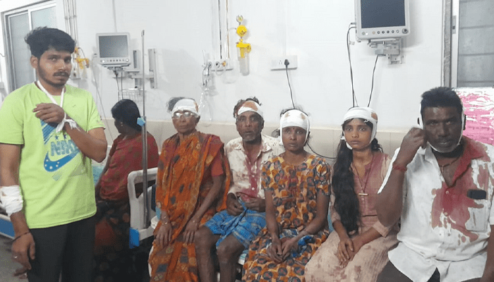 ಅಯ್ಯಯೋ.. ಬೈಕ್‌ ನಿಲ್ಲಿಸಿದ್ದಕ್ಕೆ ಹರಿಯಿತು ರಕ್ತ! – 1 ಬೈಕ್‌.. 6 ಮಂದಿ ತಲೆಗೆ ಪೆಟ್ಟು!