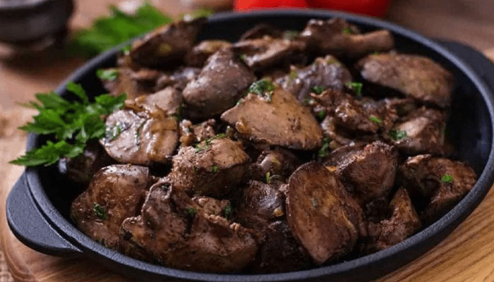 ಹಾಸ್ಟೆಲ್‌ಗಳಲ್ಲಿ ಚಿಕನ್ ಲಿವರ್ ಪೀಸ್ ಕೊಟ್ಟಿಲ್ಲ ಎಂದು ವಾರ್ಡನ್‌ ವಿರುದ್ಧ ಕೇಸ್‌ ಕೊಟ್ಟ ವಿದ್ಯಾರ್ಥಿಗಳು!