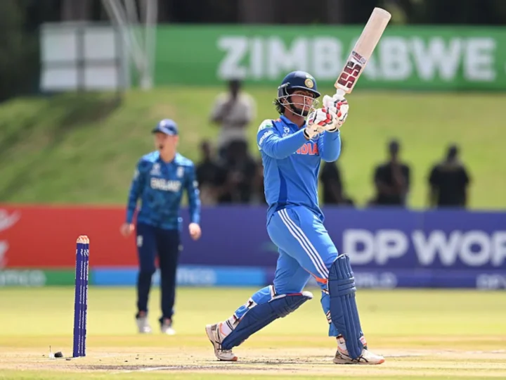 ಅಂಡರ್ 19 ವಿಶ್ವಕಪ್​ನಲ್ಲಿ ವೈಭವ್ ಸೂರ್ಯವಂಶಿ ಆರ್ಭಟ –  ಸಿಡಿಲಬ್ಬರದ ಶತಕ ಸಿಡಿಸಿ ವಿಶ್ವದಾಖಲೆ