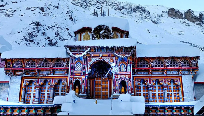 ಚಾರ್‌ ಧಾಮ್‌ ಯಾತ್ರಿಗಳಿಗೆ ಬಿಗ್‌ಶಾಕ್!‌ – ಇನ್ಮುಂದೆ ಬದರಿನಾಥ, ಕೇದಾರನಾಥ ದೇವಾಲಯಗಳ ಬಳಿ ಮೊಬೈಲ್ ಬಳಕೆ ನಿಷೇಧ!