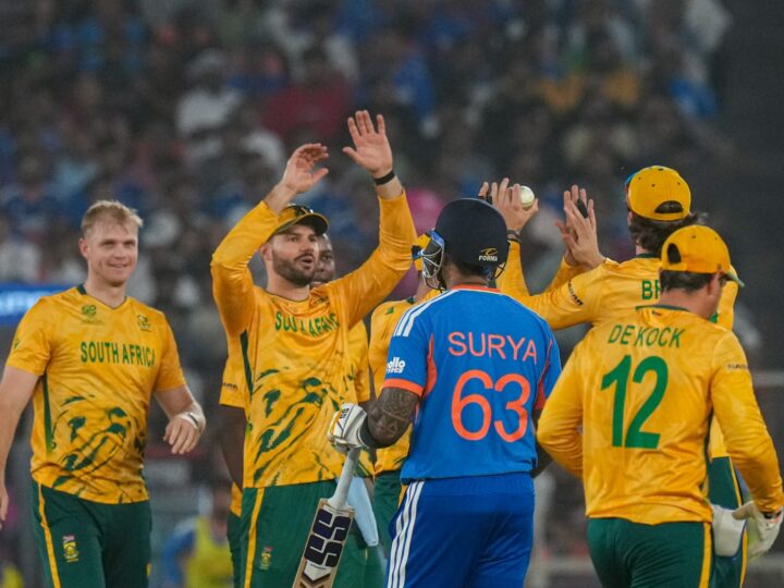 ಬ್ಯಾಟಿಂಗ್ ಬಲ ಕಳ್ಕೊಂಡ ಭಾರತ – ಕ್ಯಾಪ್ಟನ್, ಕೋಚ್ ಗೆ ತಲೆ ಇಲ್ವಾ?ವೈಸ್ ಕ್ಯಾಪ್ಟನ್ ಡ್ರಾಪ್ ಮಾಡಿದ್ದು ಸರಿನಾ?