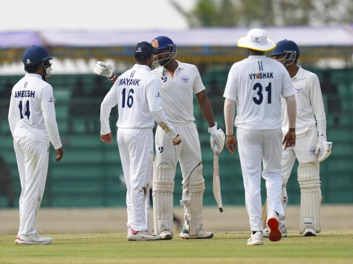 293 ರನ್‌ಗೆ  ಪಡಿಕ್ಕಲ್ ಪಡೆ ಆಲೌಟ್ –  ಫೈನಲ್ ಗೆಲ್ಲೋ  ಕರ್ನಾಟಕದ  ಕನಸು ಭಗ್ನ