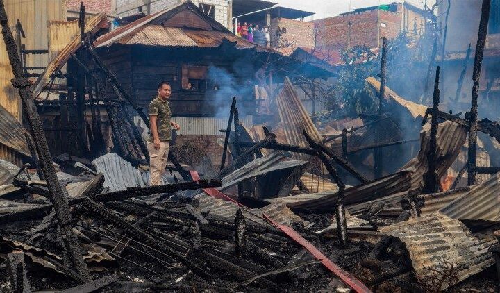  ಮಣಿಪುರದಲ್ಲಿ ಮತ್ತೆ ಭುಗಿಲೆದ್ದ ಗುಂಪು ಘರ್ಷಣೆ – ತಂಗ್ಖುಲ್ ನಾಗಾ ಸಮುದಾಯದ ಮನೆಗಳಿಗೆ ಬೆಂ*ಕಿ