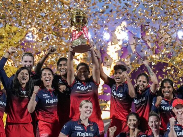 ಡೆಲ್ಲಿಗೆ ಮಣ್ಣು ಮುಕ್ಕಿಸಿ 2ನೇ ಸಲ ಕಪ್‌ ಎತ್ತಿ ಹಿಡಿದ ಆರ್‌ಸಿಬಿ