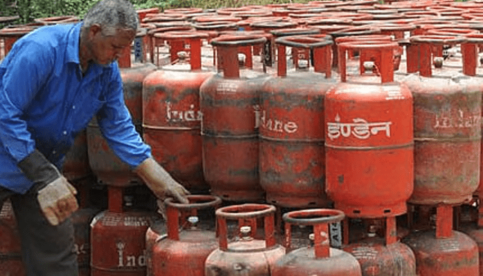 ಮಧ್ಯಪ್ರಾಚ್ಯದಲ್ಲಿ ಯುದ್ದದ ಎಫೆಕ್ಟ್!‌ –  ಸಿಲಿಕಾನ್‌ ಸಿಟಿಯಲ್ಲಿ ಇನ್ಮುಂದೆ ಸಿಗಲ್ಲ ವಡೆ, ಬಜ್ಜಿ, ಪಕೋಡ!