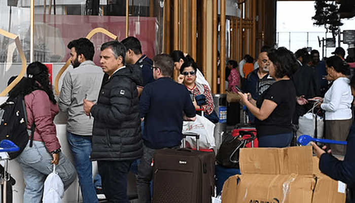 ಇಸ್ರೇಲ್‌, ಇರಾನ್‌ ಯುದ್ಧ – ವಿಮಾನ ರದ್ದು, ಸಂಕಷ್ಟದಲ್ಲಿ ಪ್ರಯಾಣಿಕರು