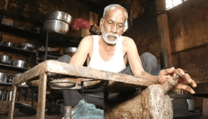 ಗ್ಯಾಸ್ ಸಿಲಿಂಡರ್ ಸಿಗದೇ ಹೊಟೇಲ್ ಬಂದ್! – ಸಾಲಗಾರರ ಕಾಟಕ್ಕೆ ಬೇಸತ್ತು ಹೊಟೇಲ್ ಮಾಲೀಕ ಆ*ತ್ಮಹ*ತ್ಯೆ
