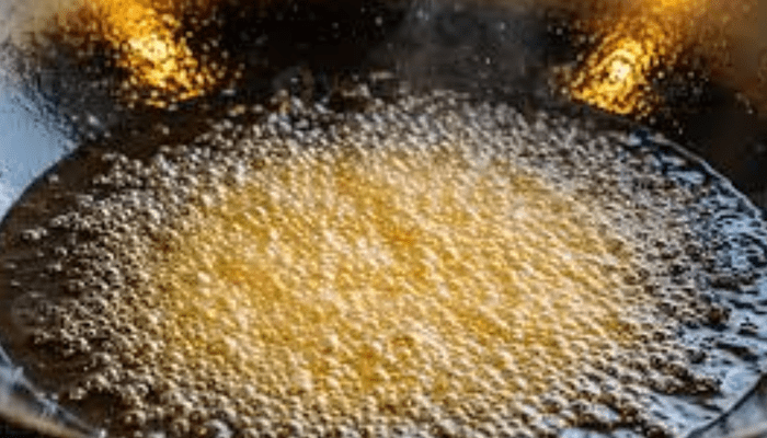 ಆಟವಾಡುತ್ತಿದ್ದ ಮಕ್ಕಳ ಮೇಲೆ ಕುದಿಯುವ ಎಣ್ಣೆ ಸುರಿದ ಪಾಪಿ! – ಐದು ಮಕ್ಕಳ ಸ್ಥಿತಿ ಗಂಭೀರ!