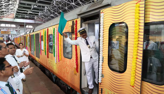 ಟ್ರಿಪ್‌ಗೆ ಹೋಗಲು ಪ್ಲ್ಯಾನ್‌ ಮಾಡಿದವರಿಗೆ ಗುಡ್‌ನ್ಯೂಸ್!‌  – ರೈಲ್ವೇ ಇಲಾಖೆಯಿಂದ 14 ದಿನಗಳ ವಿಶೇಷ ಟೂರ್ ಪ್ಯಾಕೇಜ್ ಘೋಷಣೆ!