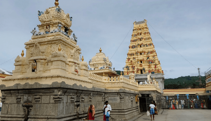 ಮಲೆ ಮಹದೇಶ್ವರನಿಗೆ ತಟ್ಟಲ್ಲ ಗ್ರಹಣದ ಎಫೆಕ್ಟ್! – ಚಂದ್ರಗ್ರಹಣವಿದ್ದರೂ ಮಾದಪ್ಪನ ದರ್ಶನಕ್ಕೆ ಭಕ್ತರಿಗೆ ಅವಕಾಶ!