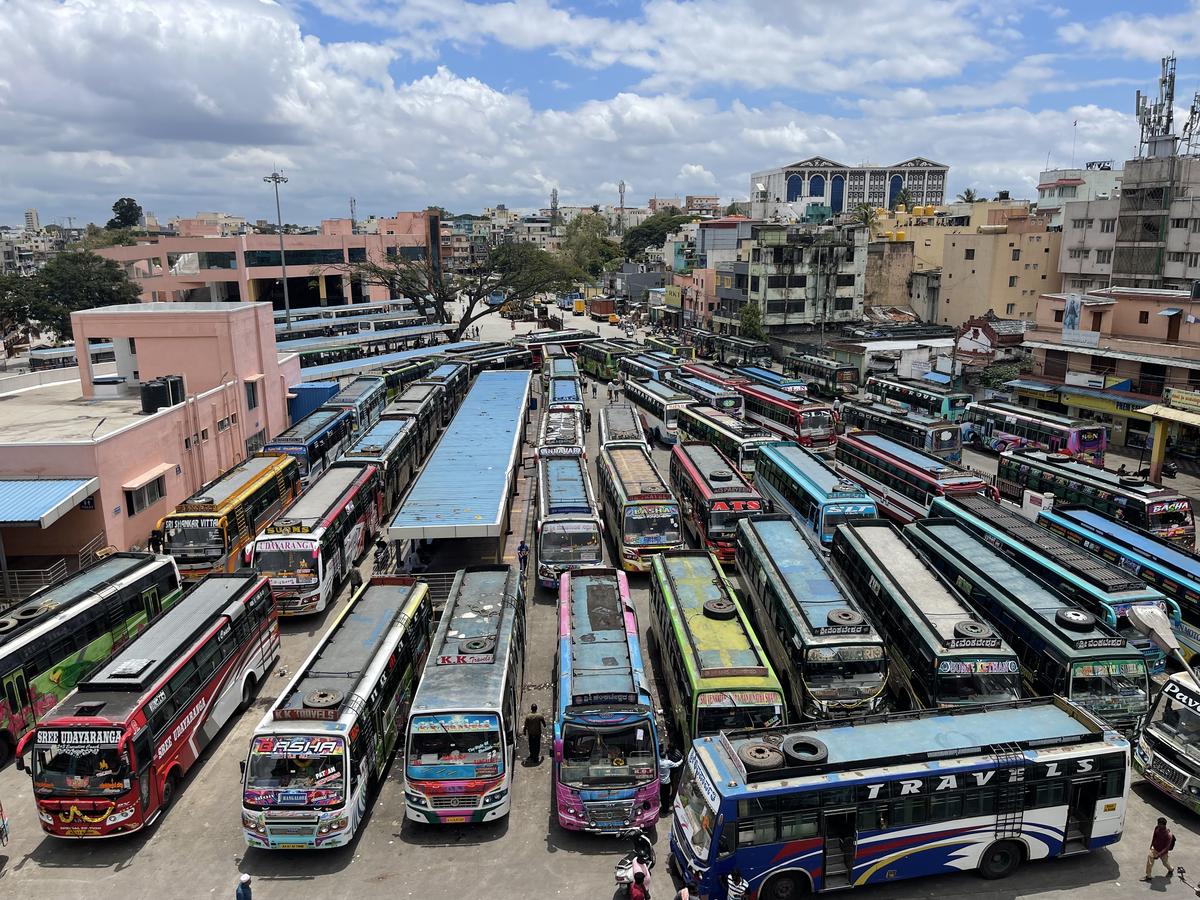 ಯುಗಾದಿ ಹಬ್ಬಕ್ಕೆ ಊರಿಗೆ ಹೋಗುವವರಿಗೆ ಟಿಕೆಟ್ ಶಾಕ್ – ಟಿಕೆಟ್ ದರ 3 ಪಟ್ಟು ಹೆಚ್ಚಳ..!