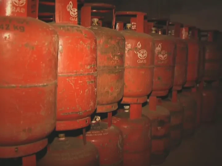 ರಾಜ್ಯದಲ್ಲಿ ಸಿಲಿಂಡರ್ ಕಳ್ಳರ ಹಾವಳಿ – ಕಾಂಪೌಂಡ್‌ನೊಳಗೆ ಇಟ್ಟಿದ್ದ ಸಿಲಿಂಡರ್‌ ಅಬೇಸ್