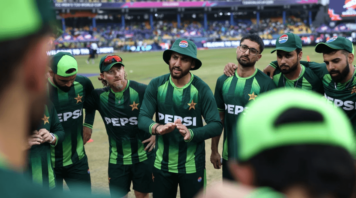 Jokers of Cricket ಪಾಕಿಸ್ತಾನ! – ಟ್ರಾಫಿಕ್ ಪೊಲೀಸರಿಂದಲೂ ಟ್ರೋಲ್PAKನಲ್ಲೂ ಮಾನ ಕಳ್ಕೊಂಡ ಪ್ಲೇಯರ್ಸ್