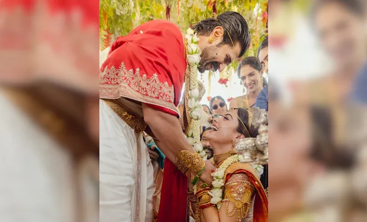 ರಶ್ಮೀಕಾ ಜೊತೆ ಸೇರಿ ವಿಜಯ್ ದೇವರಕೊಂಡ ಗಿಫ್ಟ್ – 44 ಸರ್ಕಾರಿ ಶಾಲೆಗಳ ಮಕ್ಕಳಿಗೆ ವಿದ್ಯಾರ್ಥಿ ವೇತನ ಘೋಷಣೆ