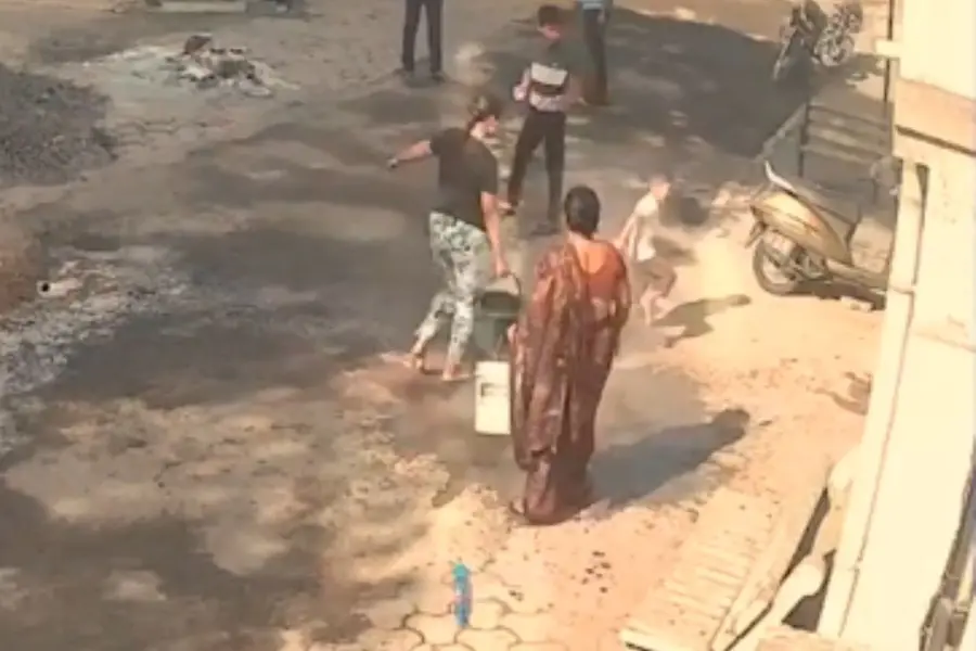 ಹೋಳಿ ಹಬ್ಬದ ಖುಷಿಯಲ್ಲಿದ್ದ ಮಗುವಿನ ಮೇಲೆ ಅಜ್ಜಿಯ ಕ್ರೂರತ್ವ – ಬಾಲಕನ ಮೇಲೆ ಬಿಸಿ ನೀರು ಹಾಕಿ ಅಟ್ಟಹಾಸ