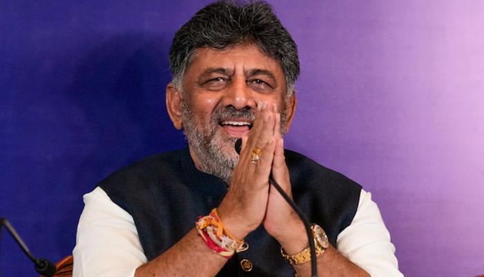 ರಾಜ್ಯದಲ್ಲಿ ಮತ್ತೆ ಶುರುವಾಯ್ತು ಕುರ್ಚಿ ಕದನ! – ದೆಹಲಿಗೆ ತೆರಳಿದ ಡಿಸಿಎಂ ಡಿಕೆ ಶಿವಕುಮಾರ್‌!  