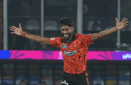 IPLಗೆ  ಡ್ರೀಮ್ ಎಂಟ್ರಿ  ಕೊಟ್ಟ  ಪ್ರಫುಲ್ ಹಿಂಗೆ – SRH ಪರ ಇತಿಹಾಸ ಬರೆದ ಈ ಹುಡುಗನ ಹಿಸ್ಟರಿ ಏನು?