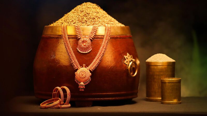ಎಲ್ಲೆಡೆ  ಅಕ್ಷಯ ತೃತೀಯ ಸಂಭ್ರಮ, ಸಡಗರ –  ಚಿನ್ನ ಖರೀದಿಸಲು  ಶುಭ ಮುಹೂರ್ತ ಯಾವುದು ಗೊತ್ತಾ?