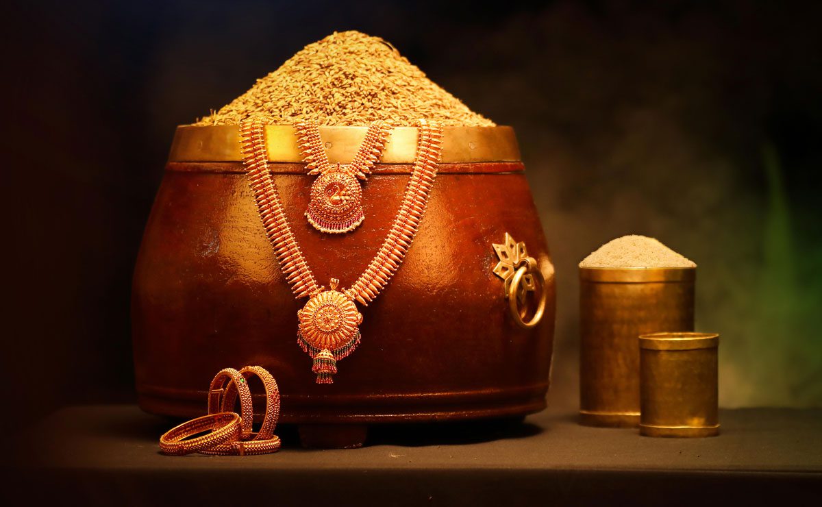 ಎಲ್ಲೆಡೆ  ಅಕ್ಷಯ ತೃತೀಯ ಸಂಭ್ರಮ, ಸಡಗರ –  ಚಿನ್ನ ಖರೀದಿಸಲು  ಶುಭ ಮುಹೂರ್ತ ಯಾವುದು ಗೊತ್ತಾ?