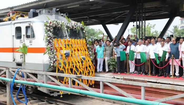 ರಾಜ್ಯದ ಜನರಿಗೆ ಗುಡ್‌ನ್ಯೂಸ್!‌ – ಬೆಂಗಳೂರು To ಮುಂಬೈ, ಮೈಸೂರು To ದೆಹಲಿ ಹೊಸ ರೈಲು ಆರಂಭ