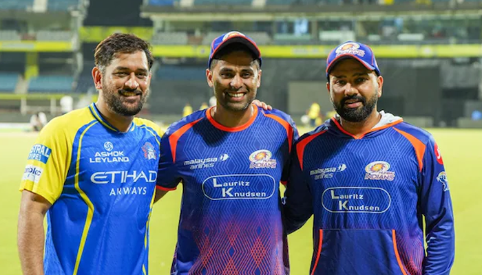 ಲೈವ್‌ ಪಂದ್ಯದಲ್ಲೇ ಜಡ್ಡು, ಕುಲ್ದೀಪ್‌ ಫೈಟ್.. ಹಾರ್ದಿಕ್‌ ಪಾಂಡ್ಯ ಕ್ಯಾಪ್ಟನ್ಸಿಗೆ ಕೋಕ್‌? – ವೈಭವ್‌ ಕೆಣಕಿದ ಕೈಲ್ ಗೆ BCCI ಶಿಕ್ಷೆ!   