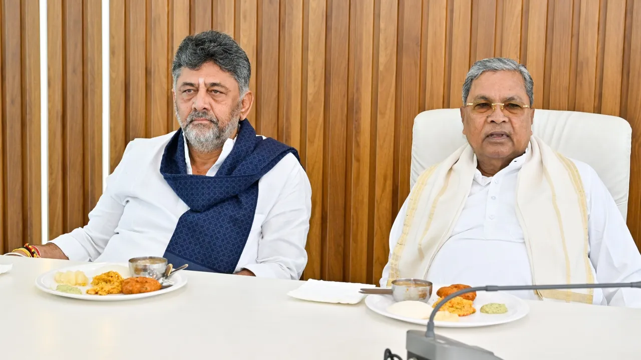 ಮುಖ್ಯಮಂತ್ರಿ ಸಿದ್ದರಾಮಯ್ಯ ರಾಜೀನಾಮೆ ಘೋಷಣೆ – ಡಿ.ಕೆ ಶಿವಕುಮಾರ್‌ಗೆ ಸಿದ್ದು ಶುಭಾಶಯ