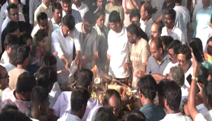 ಪಂಚಭೂತಗಳಲ್ಲಿ ಲೀನರಾದ ಸಚಿವ ಡಿ.ಸುಧಾಕರ್ – ಸಕಲ ಸರ್ಕಾರಿ ಗೌರವಗಳೊಂದಿಗೆ ಅಂತ್ಯಕ್ರಿಯೆ