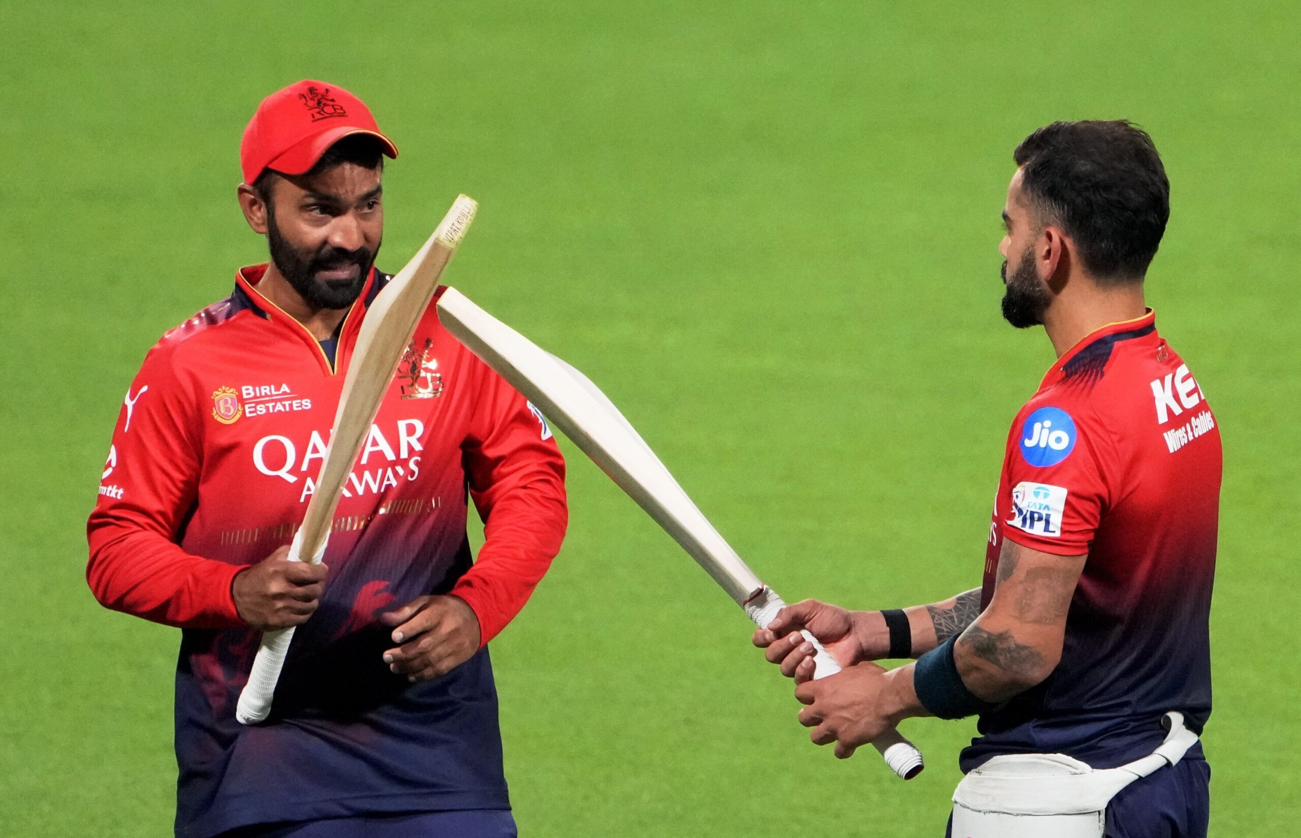 RCB ಸಕ್ಸಸ್ ಸೀಕ್ರೆಟ್ DK – ಮೆಂಟರ್ ಪಟ್ಟದ ಹಿಂದೆ ಕೊಹ್ಲಿ ಆಟ!ದಿನೇಶ್ ಕಾರ್ತಿಕ್ ಟ್ರೋಫಿ ಟಾರ್ಗೆಟ್ ಹೇಗಿತ್ತು?