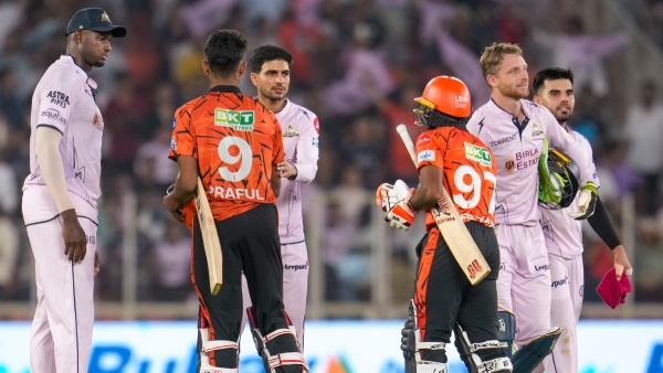 GT ಏಟಿಗೆ SRH ಶೇಪ್ ಔಟ್ – ಗುಜರಾತ್ ಪ್ಲೇ ಆಫ್ಸ್ ಪಕ್ಕನಾ?ಬ್ಯಾಟಿಂಗ್ ಕಿಕ್ ಕಳ್ಕೊಂಡ ಹೈದ್ರಾಬಾದ್