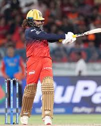 RCB ತಂಡದ 4ನೇ ವಿಕೆಟ್ ಪತನ – ವಿರಾಟ್ ಏಕಾಂಗಿ ಹೋರಾಟ, ಅರ್ಧಶತಕ ಸಿಡಿಸಿದ ಕಿಂಗ್ ಕೊಹ್ಲಿ
