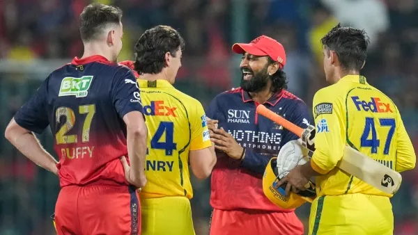 CSKಗೆ ಇಡ್ಲಿ, ದೋಸೆ ತಿನ್ನಿಸಿದ RCB  – ಟ್ರೋಲ್ ಸಿಗ್ನಲ್ ಕೊಟ್ಟ KKRಗೆ ಗುನ್ನಾಕೆಣಕಿದವರ ಸೊಕ್ಕಿಳಿಸಿದ ಬೆಂಗಳೂರು!