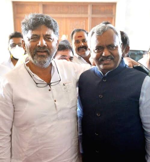 ಬಿಜೆಪಿ ಉಚ್ಛಾಟಿತ ಶಾಸಕರಿಂದ ಕಾಂಗ್ರೆಸ್‌ಗೆ ವೋಟ್ – ಸಿಎಂ ಡಿಕೆಶಿ ಜೊತೆ ಹೆಬ್ಬಾರ್, ಸೋಮಶೇಖರ್ ಫೋಟೋ ಶೂಟ್